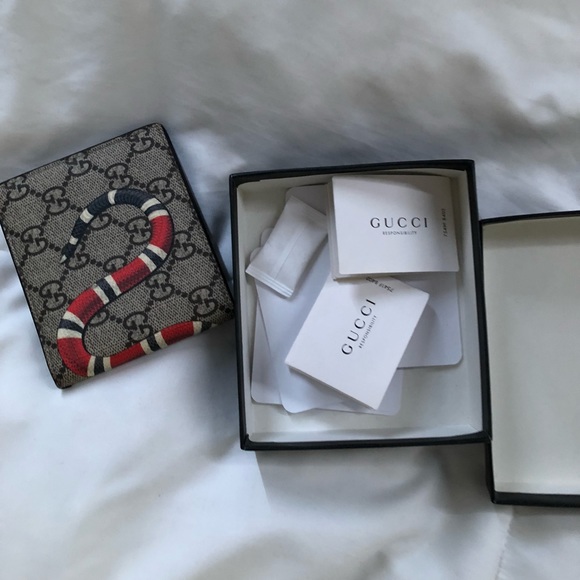 Gucci Snake Wallet - Picture 2 of 6